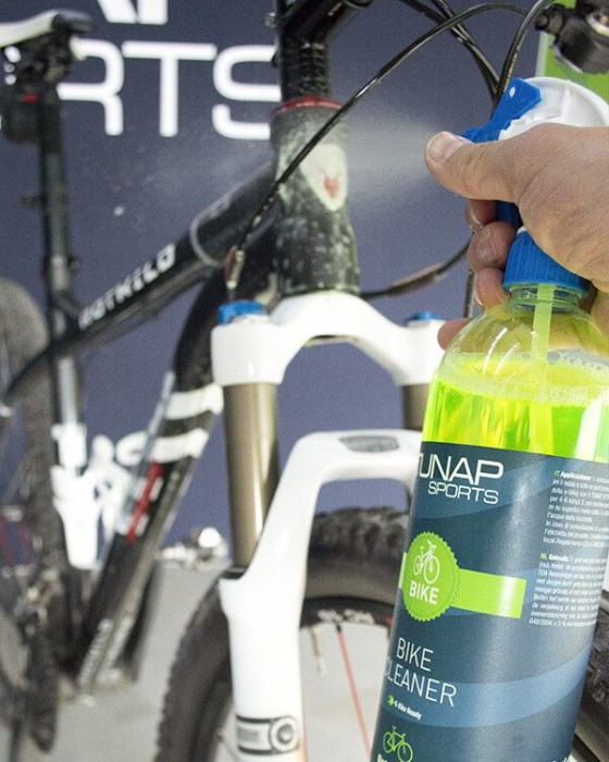 Shampoo spray per la pulizia della bici